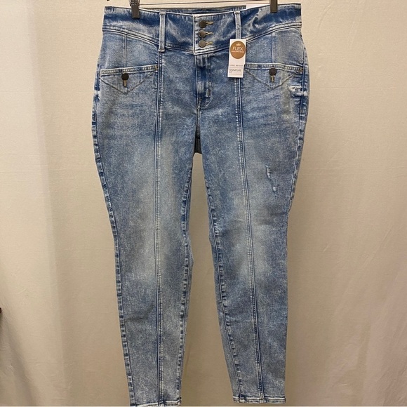 LANE BRYANT 18 NWT High-Rise 3-Button Jegging Light Wash Womens Skinny Jeans - Picture 13 of 15